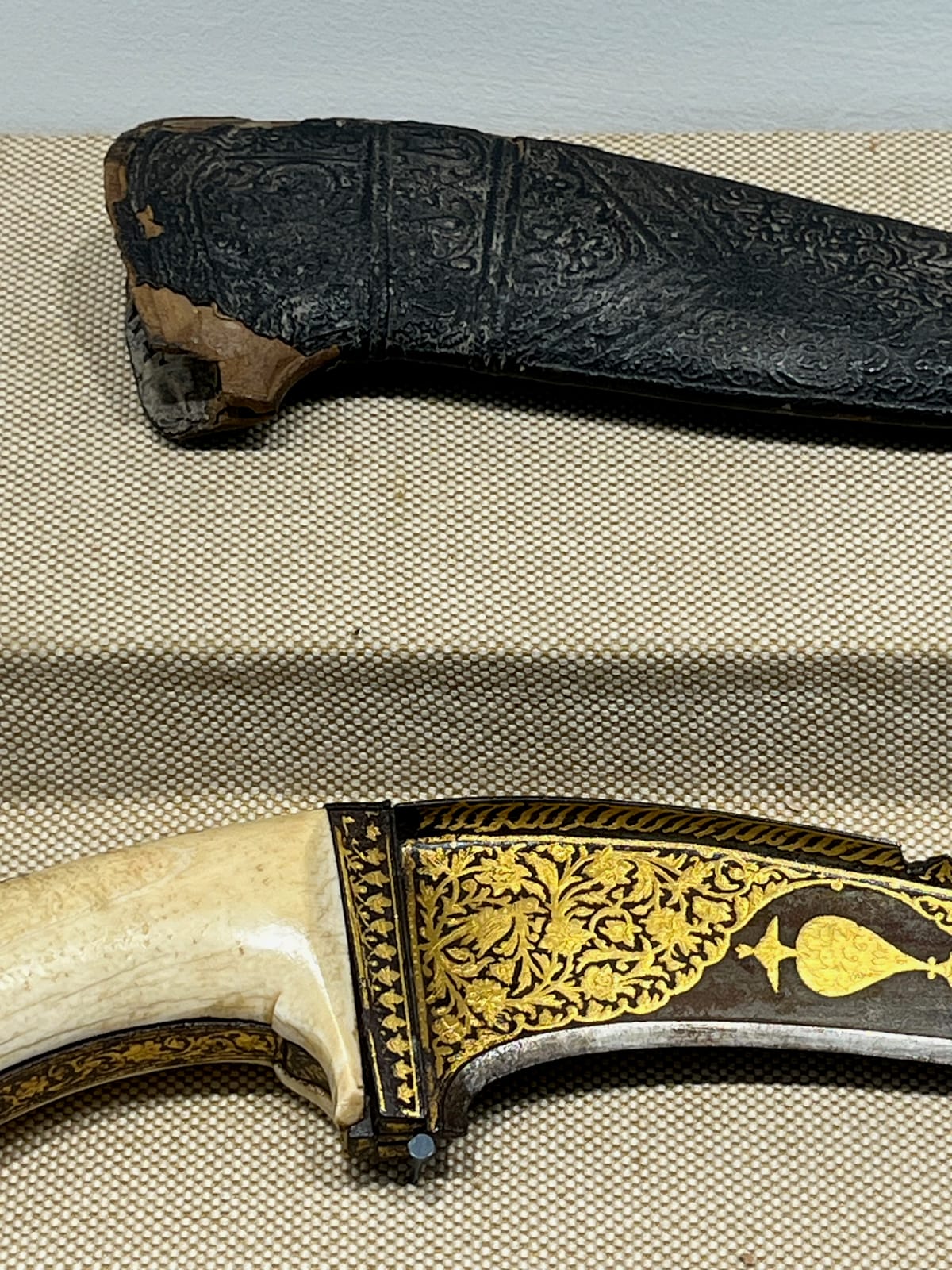 Dagger with sheath