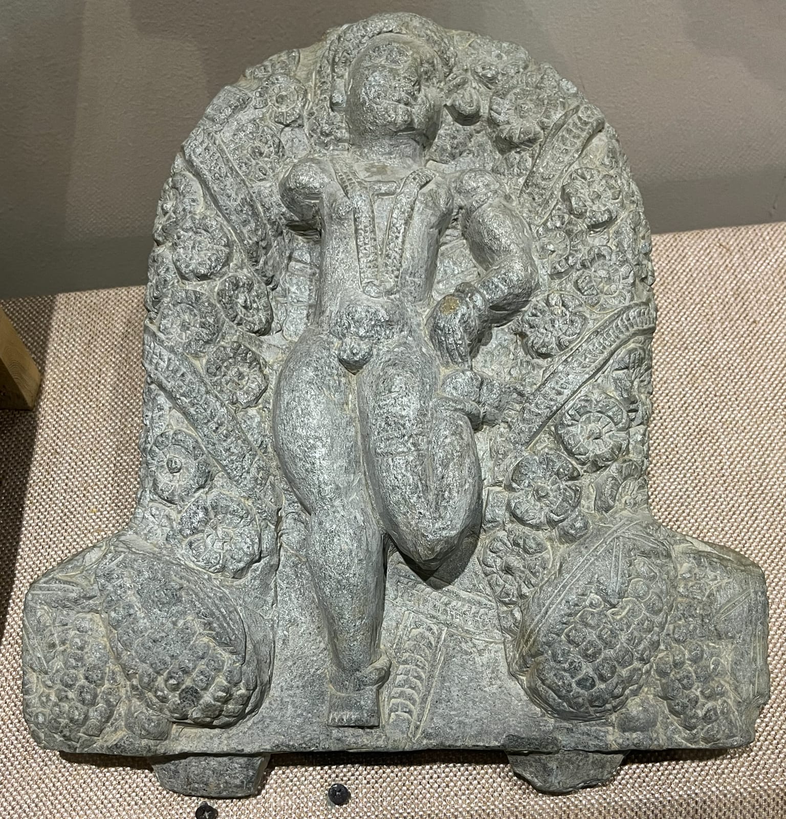 Putto holding a garland